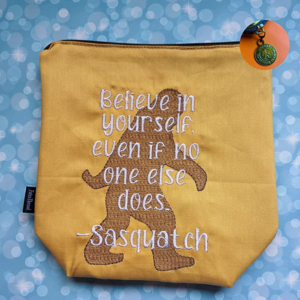 Believe in yourself, Sasquatch, small zipper Bag