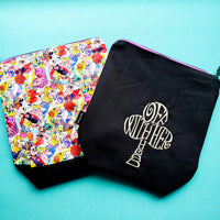 Off with her head Alice, small zipper bag
