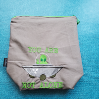 You are not alone, Alien, Small zipper Bag
